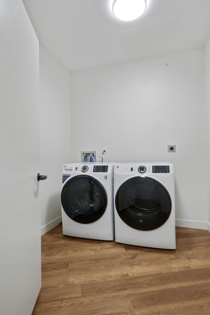 Omaha Apartment: 3306 Jones St