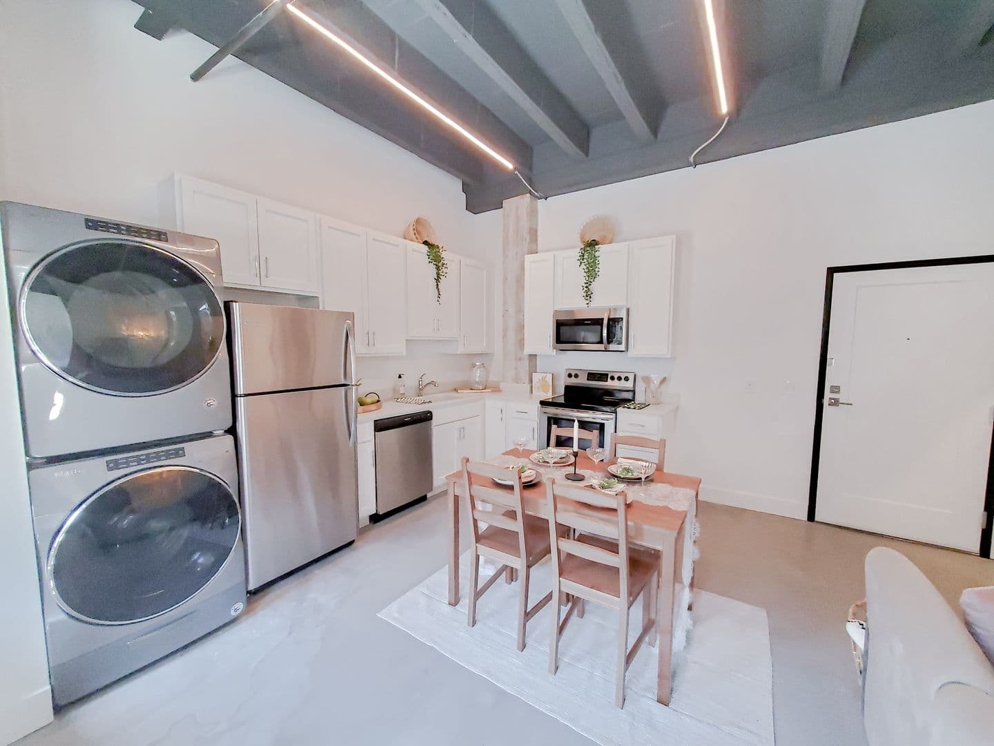 Omaha Apartment: 1311 S 9th St