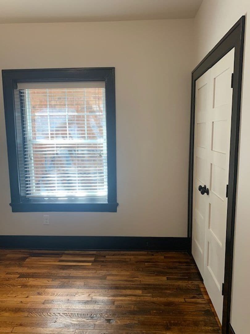 Omaha Apartment: 3804 Farnam St
