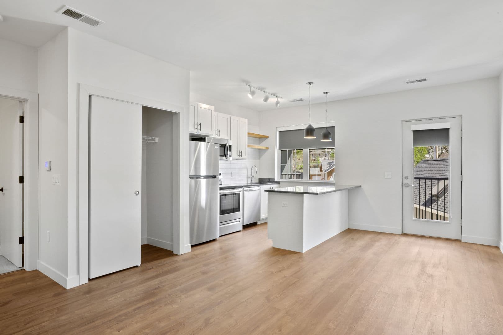 Omaha Apartment: 3306 Jones St