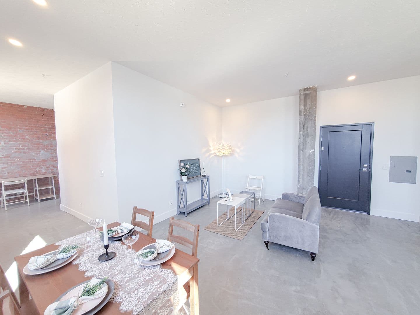 Omaha Apartment: 1311 S 9th St
