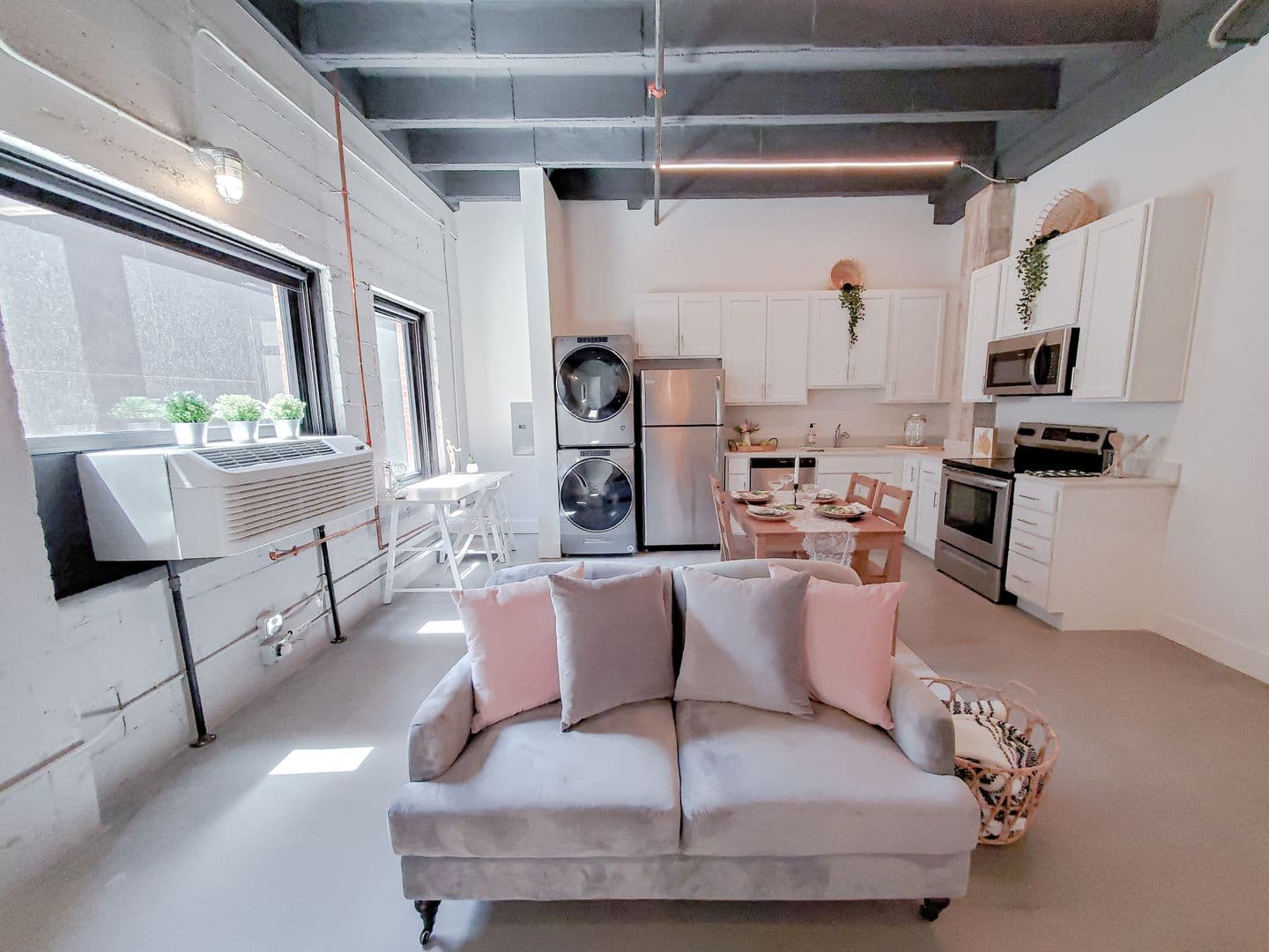 Omaha Apartment: 1311 S 9th St