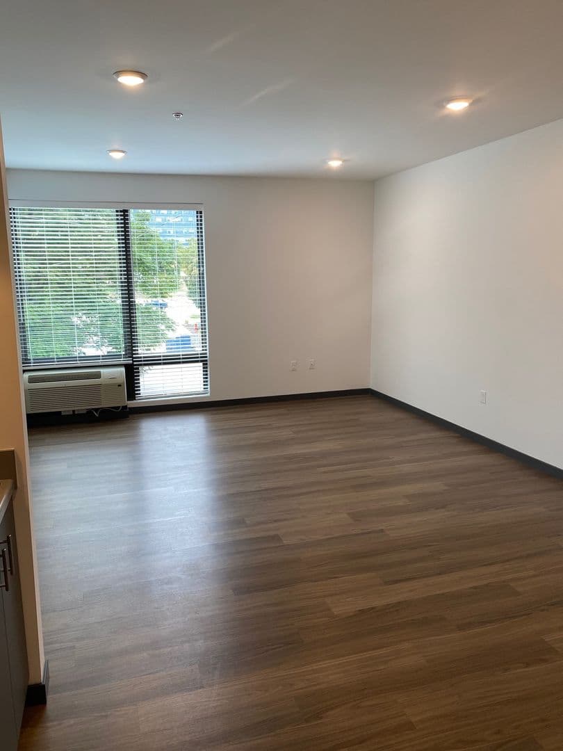 Omaha Apartment: 4400 S Douglas Street