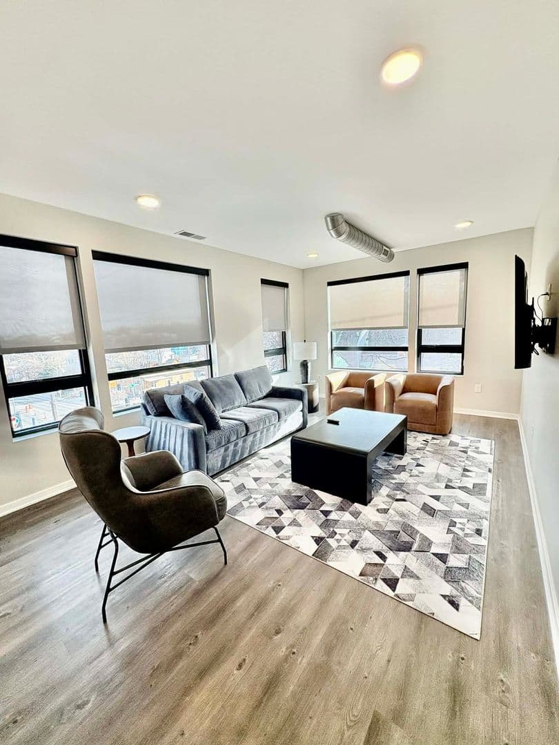 Omaha Apartment: 3612 Leavenworth St - 407