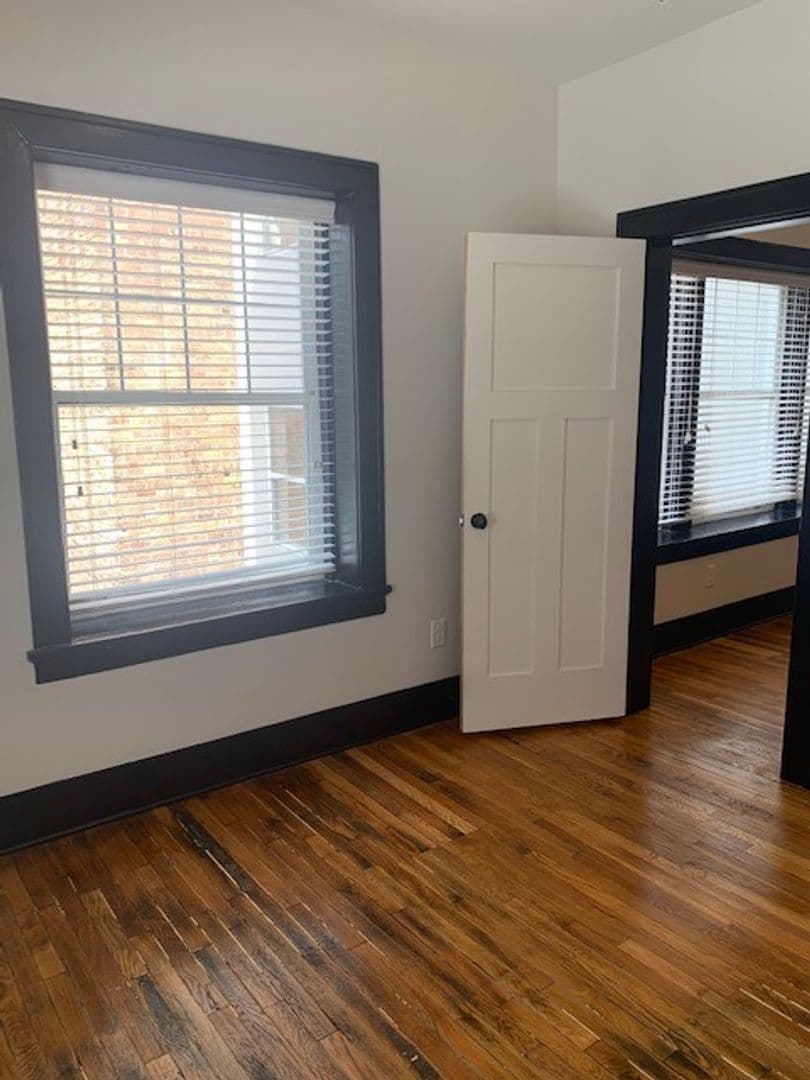 Omaha Apartment: 3804 Farnam St
