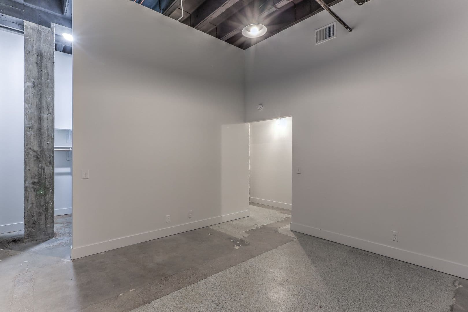 Omaha Apartment: 1311 S 9th St