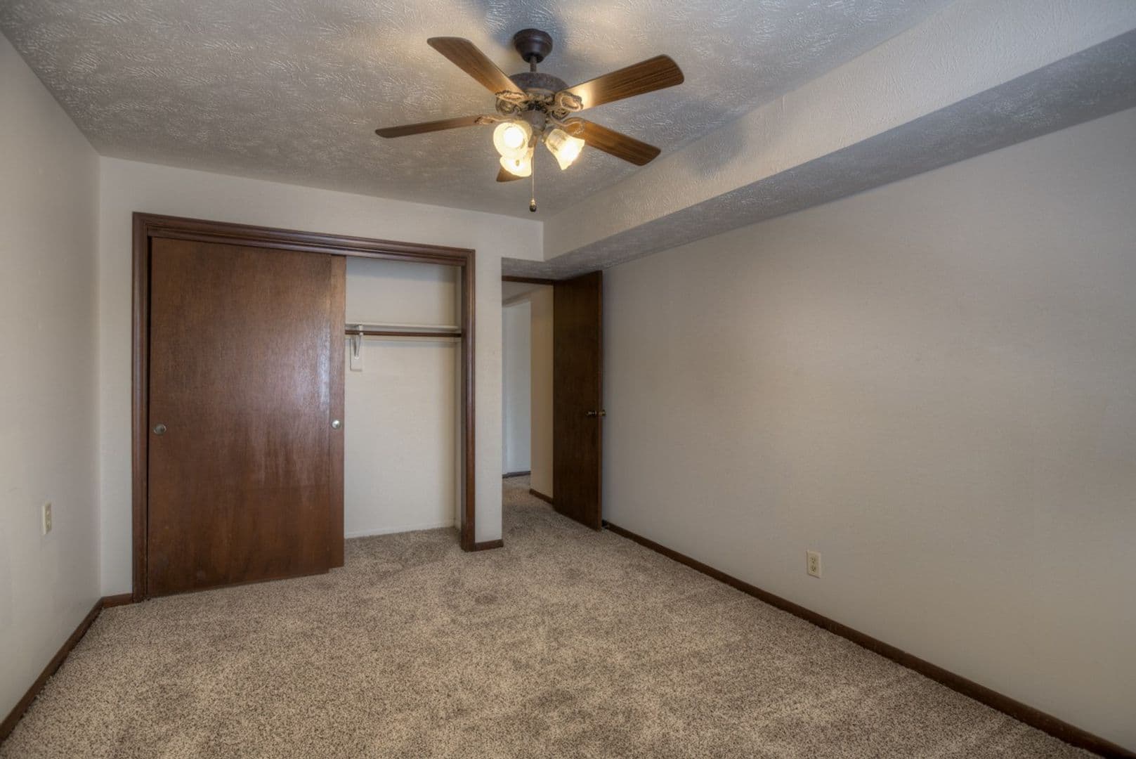 Omaha Apartment: 120 / 124 / 128 S 38th Street