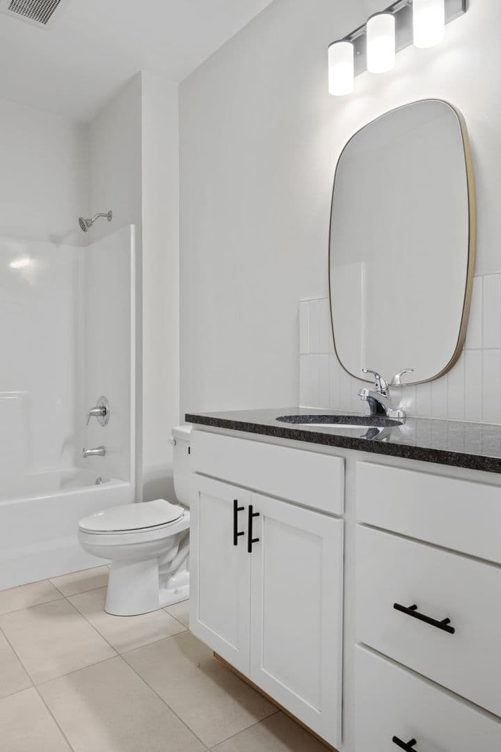 Omaha Apartment: 3306 Jones St