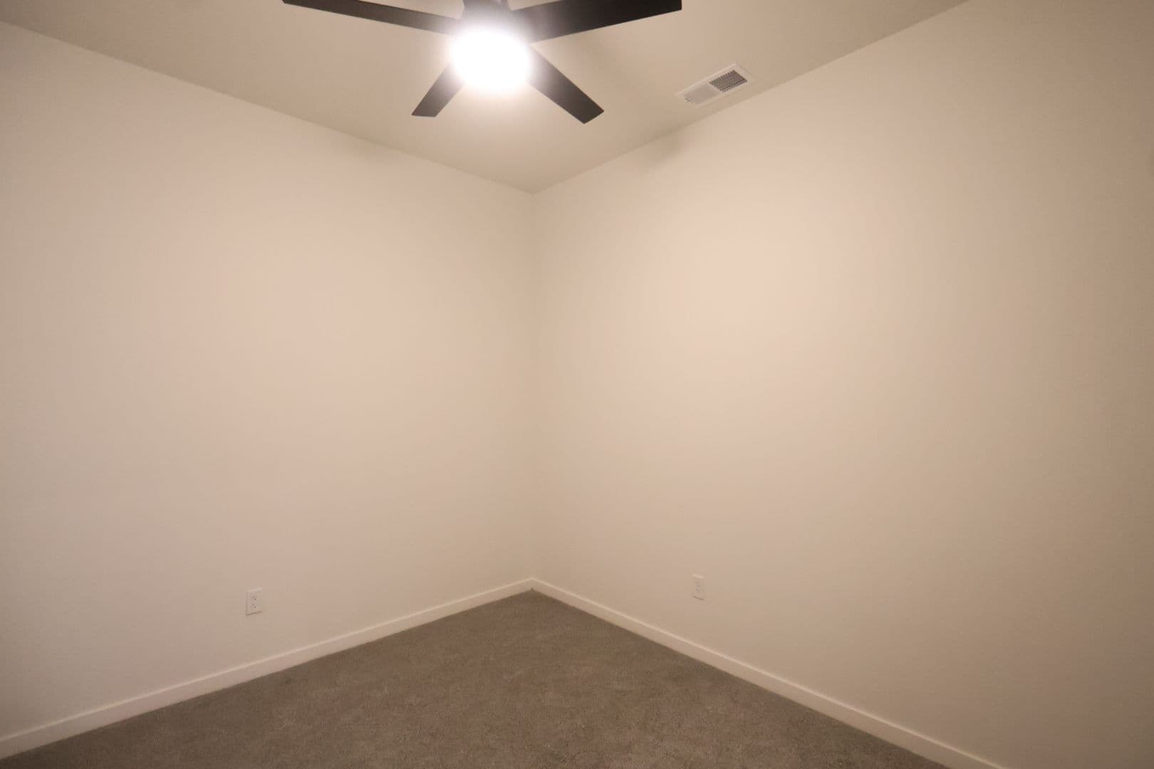 Omaha Apartment: 3737 Farnam Street