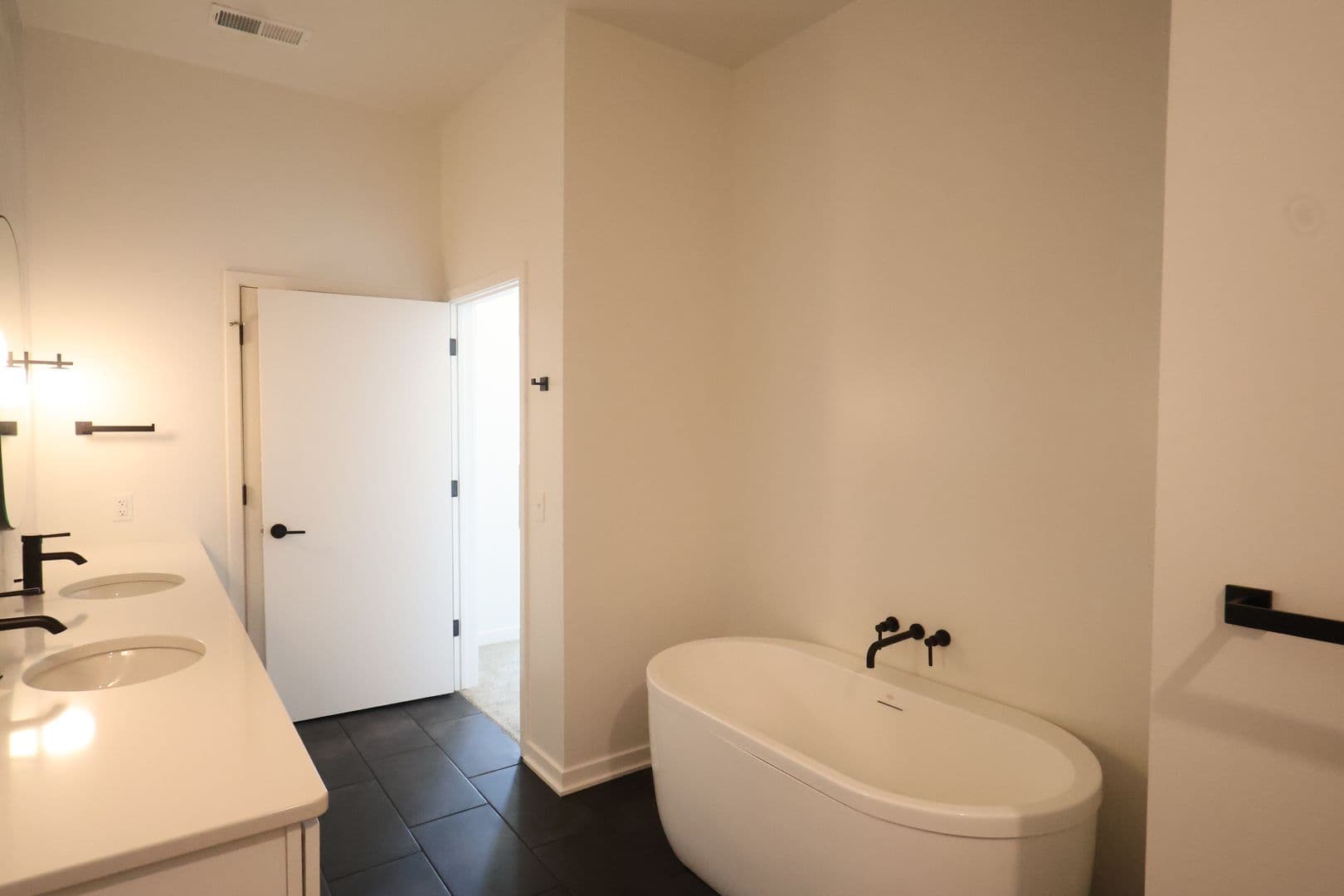 Omaha Apartment: 3737 Farnam Street