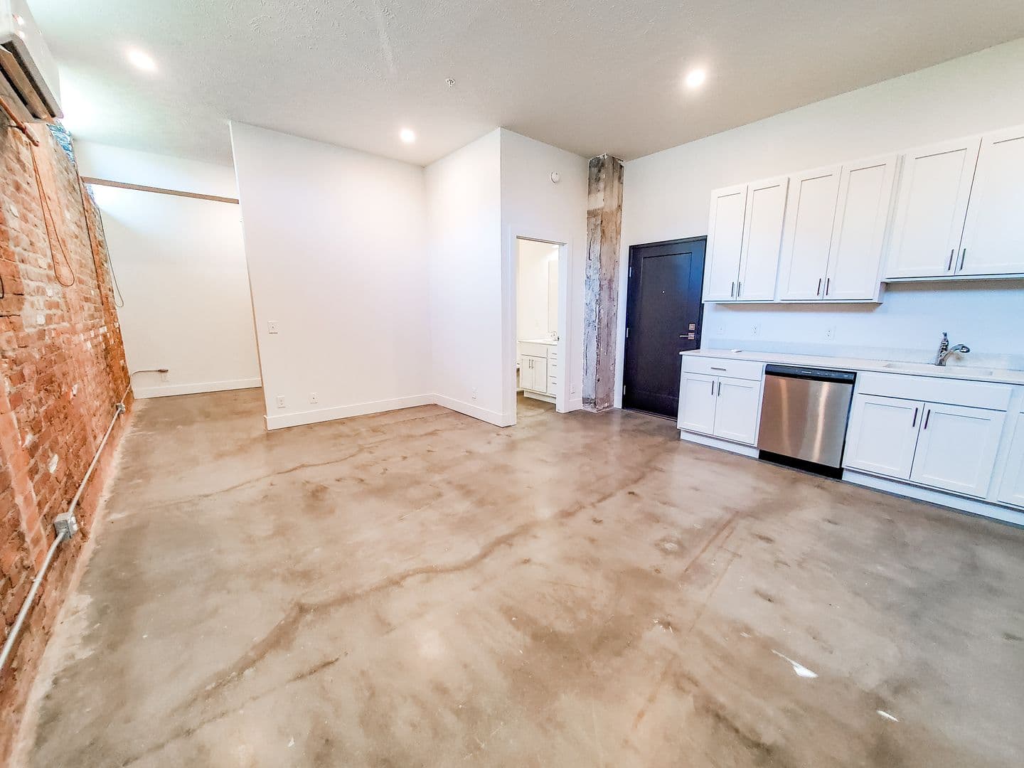 Omaha Apartment: 1311 S 9th St