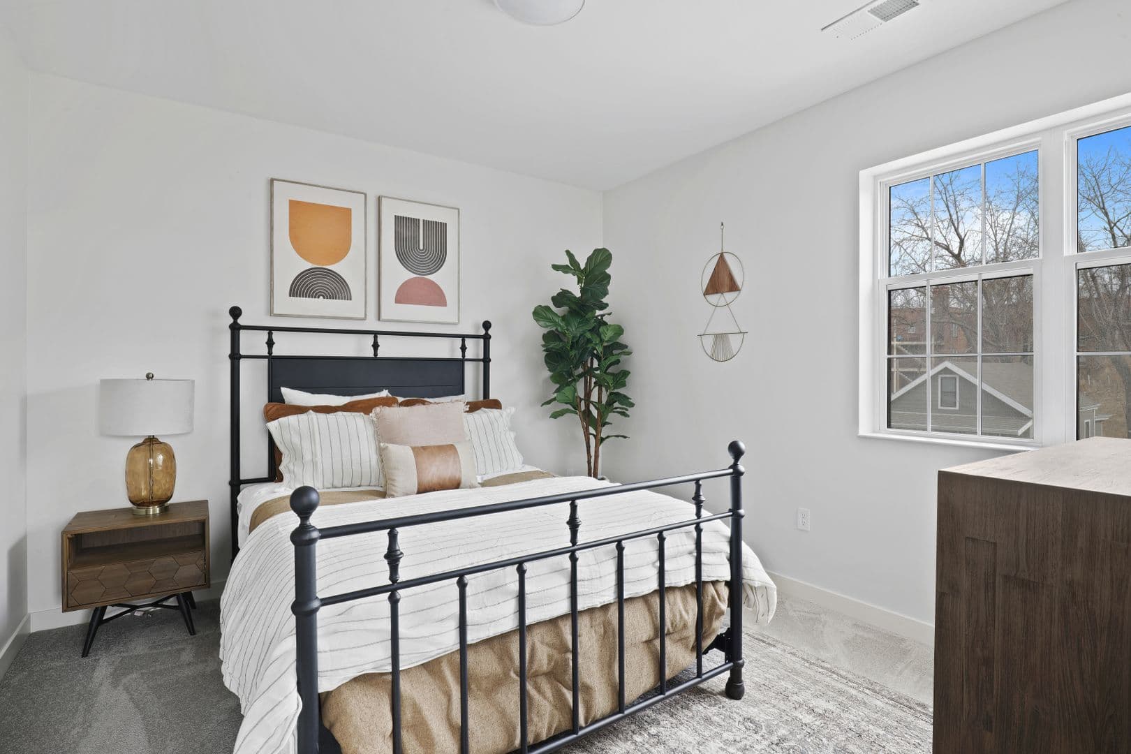 Omaha Apartment: 3306 Jones St