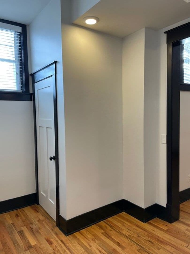Omaha Apartment: 3804 Farnam St