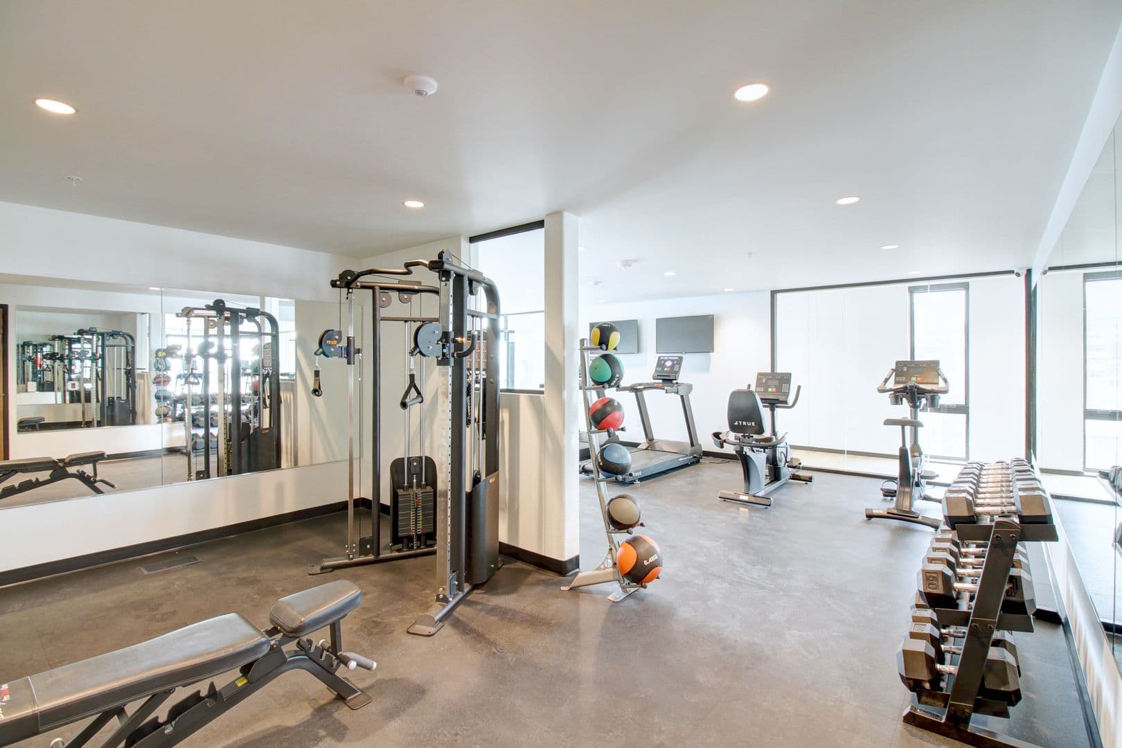 Omaha Apartment: 3737 Farnam Street