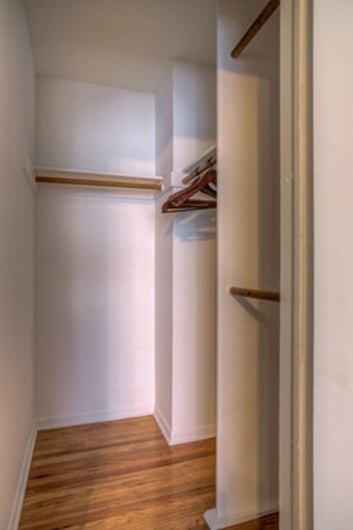Omaha Apartment: 124 S 39th St # 24