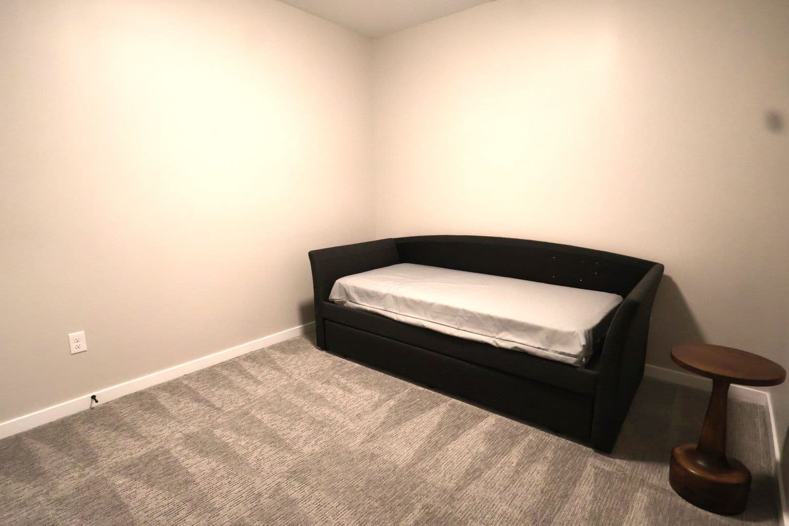 Omaha Apartment: 3612 Leavenworth St - 407