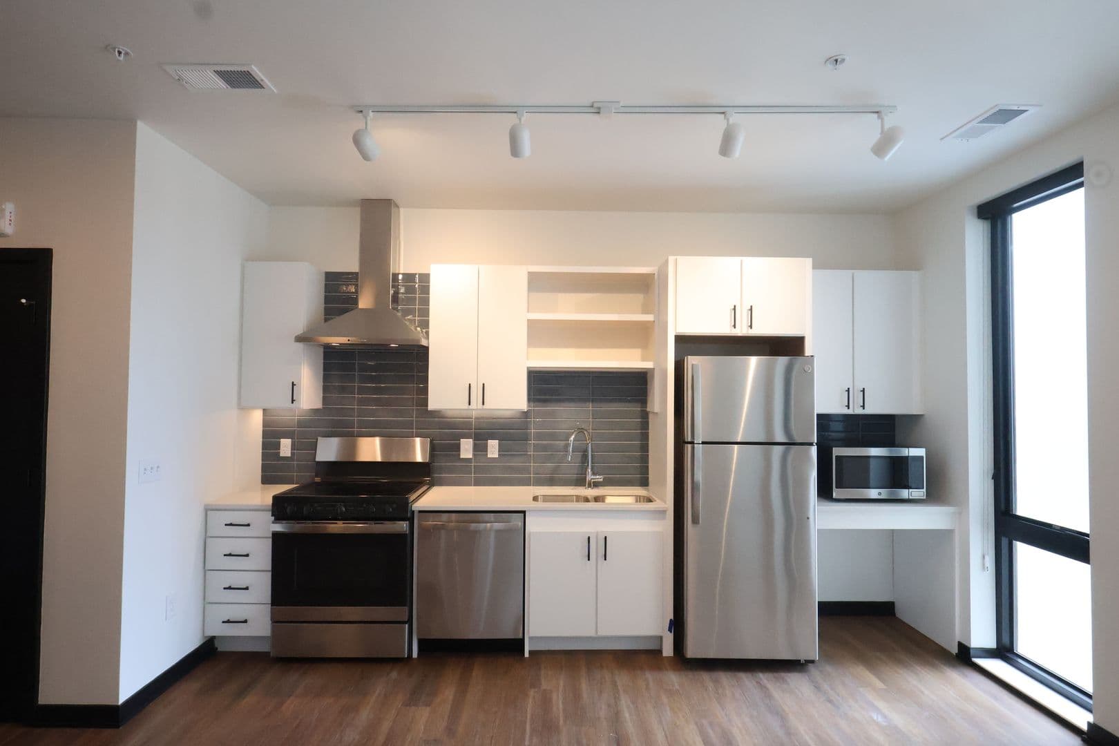 Omaha Apartment: 3737 Farnam Street