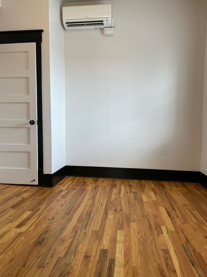 Omaha Apartment: 3804 Farnam St