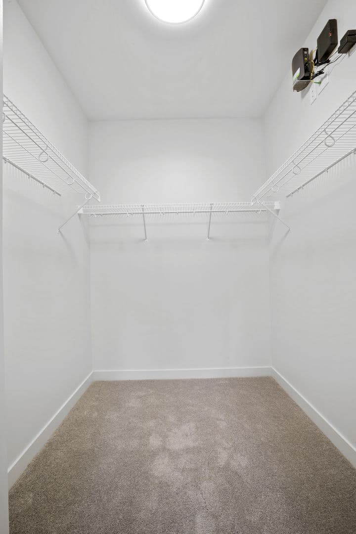 Omaha Apartment: 3306 Jones St