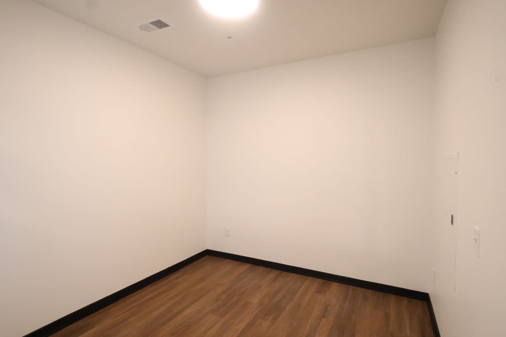 Omaha Apartment: 3737 Farnam Street