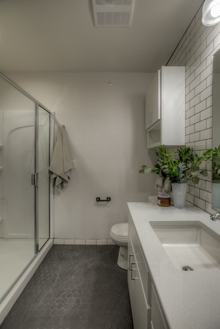 Omaha Apartment: 3804 Farnam St