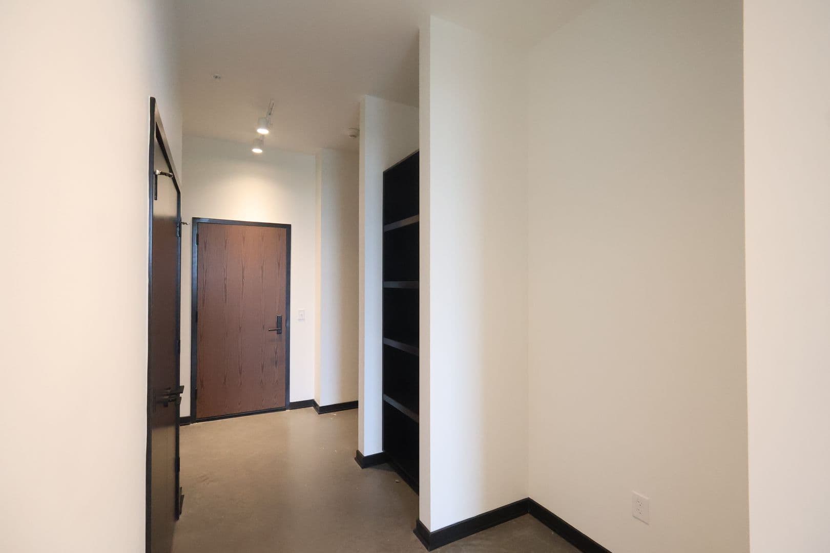 Omaha Apartment: 3737 Farnam Street
