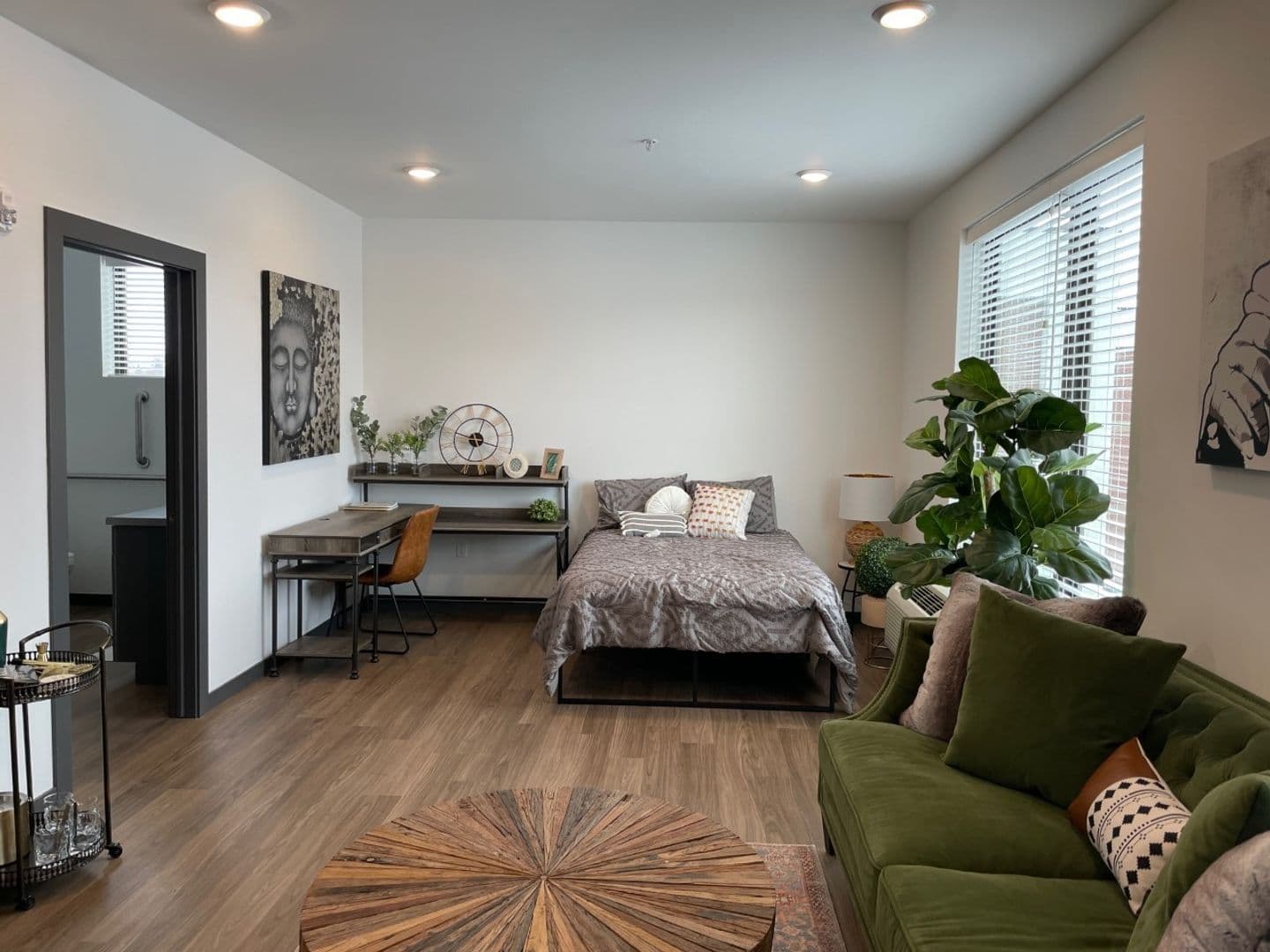 Omaha Apartment: 4400 S Douglas Street