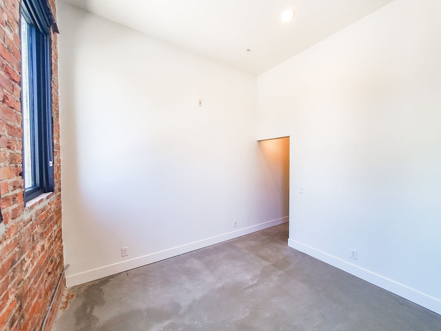 Omaha Apartment: 1311 S 9th St