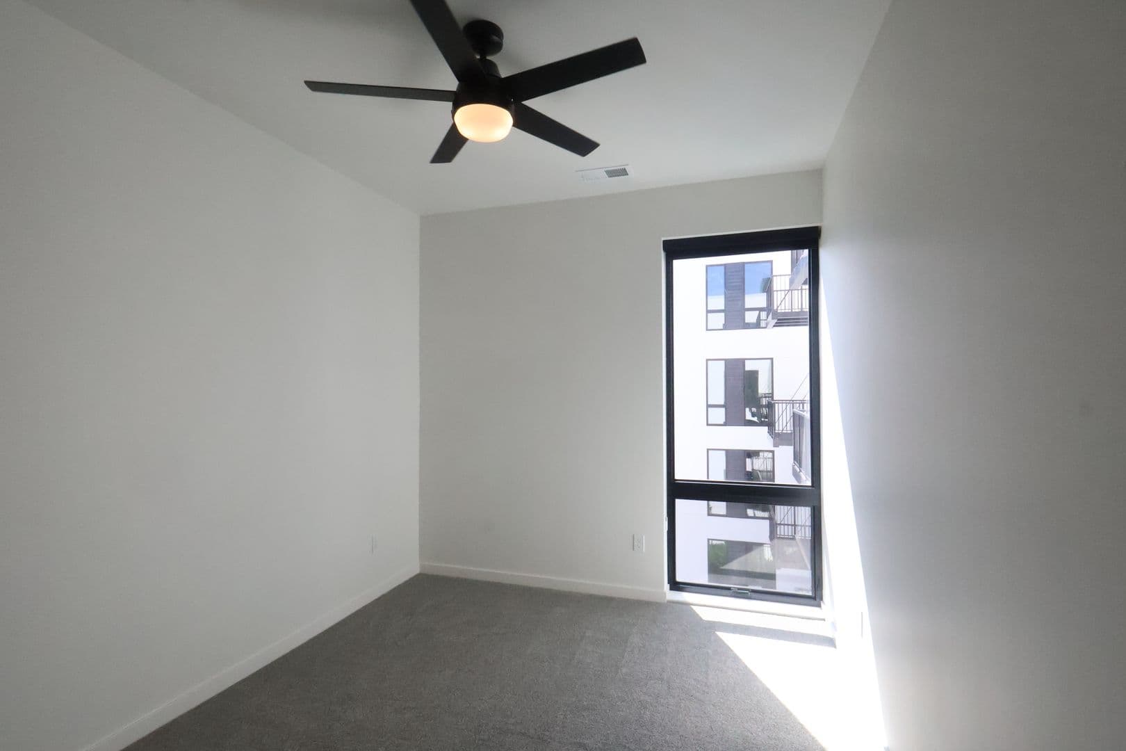Omaha Apartment: 3737 Farnam Street