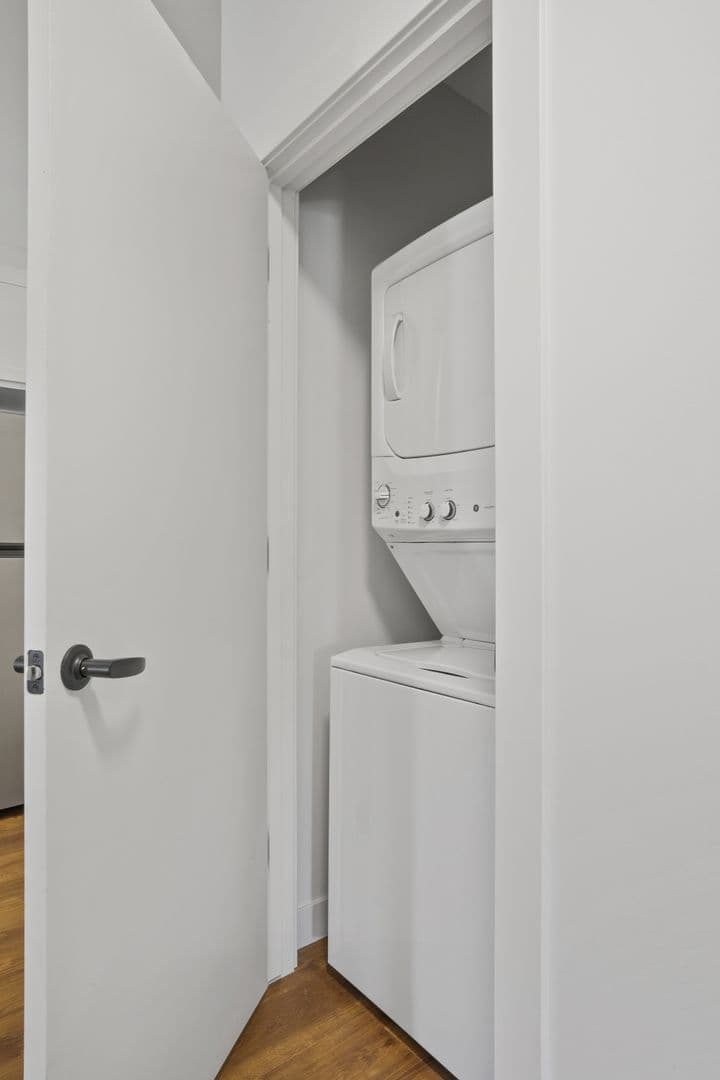 Omaha Apartment: 3306 Jones St