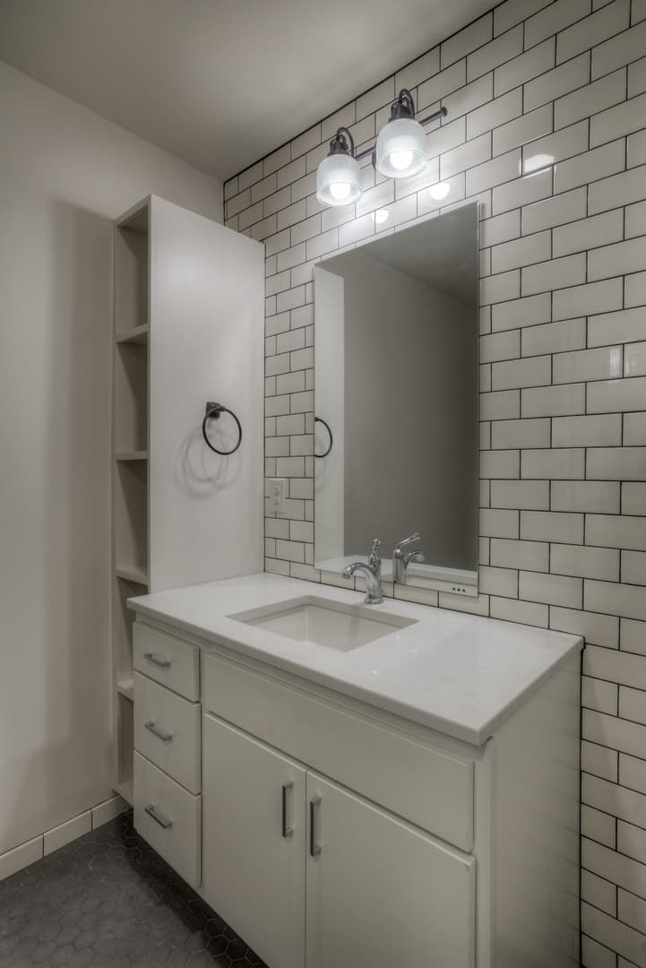 Omaha Apartment: 3804 Farnam St