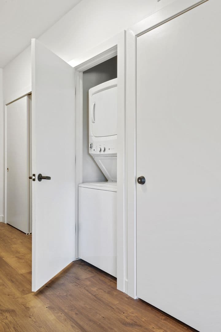 Omaha Apartment: 3306 Jones St