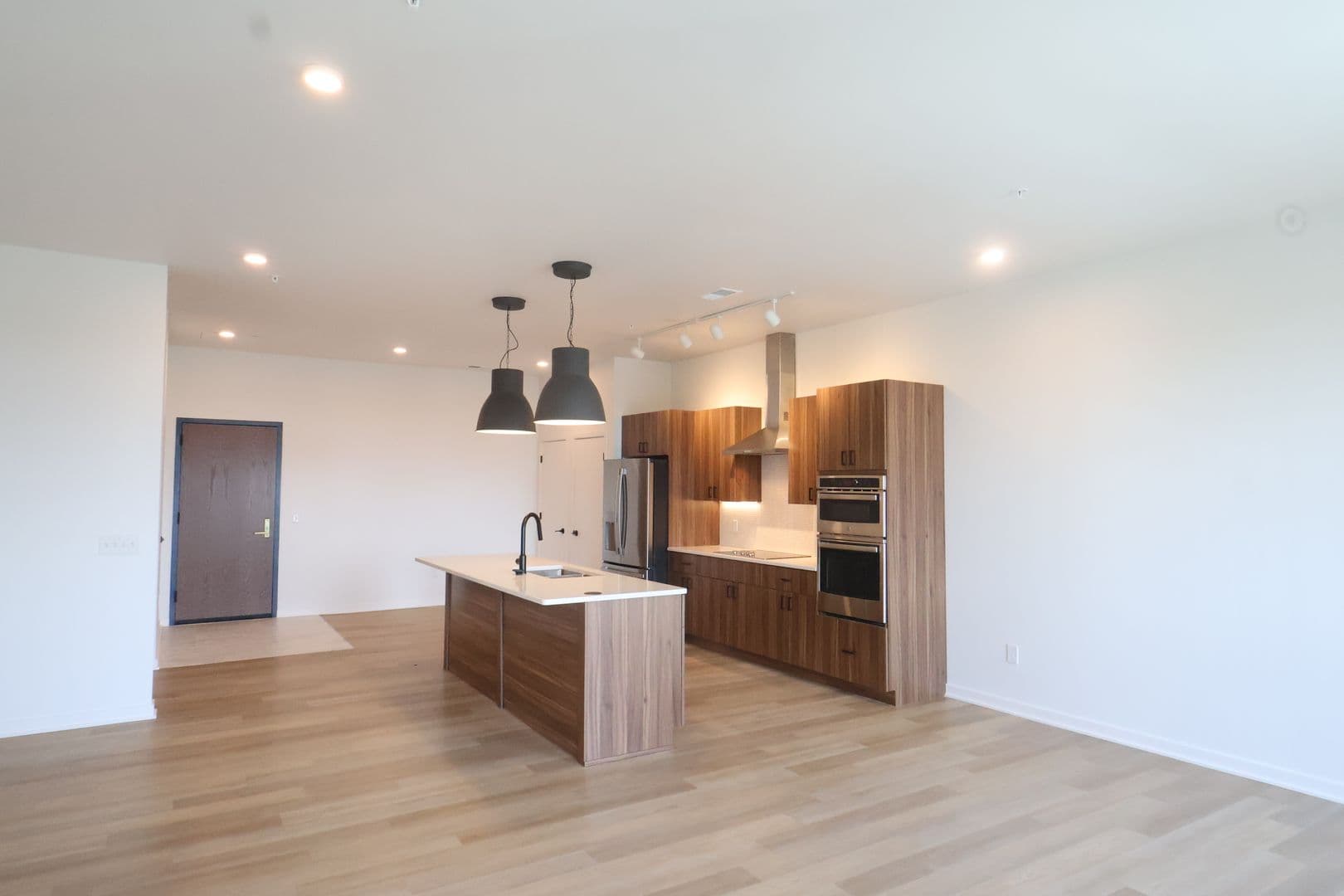 Omaha Apartment: 3737 Farnam Street