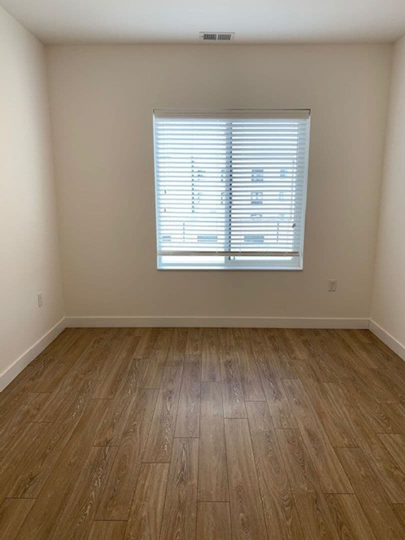 Omaha Apartment: 3820 Harney Street