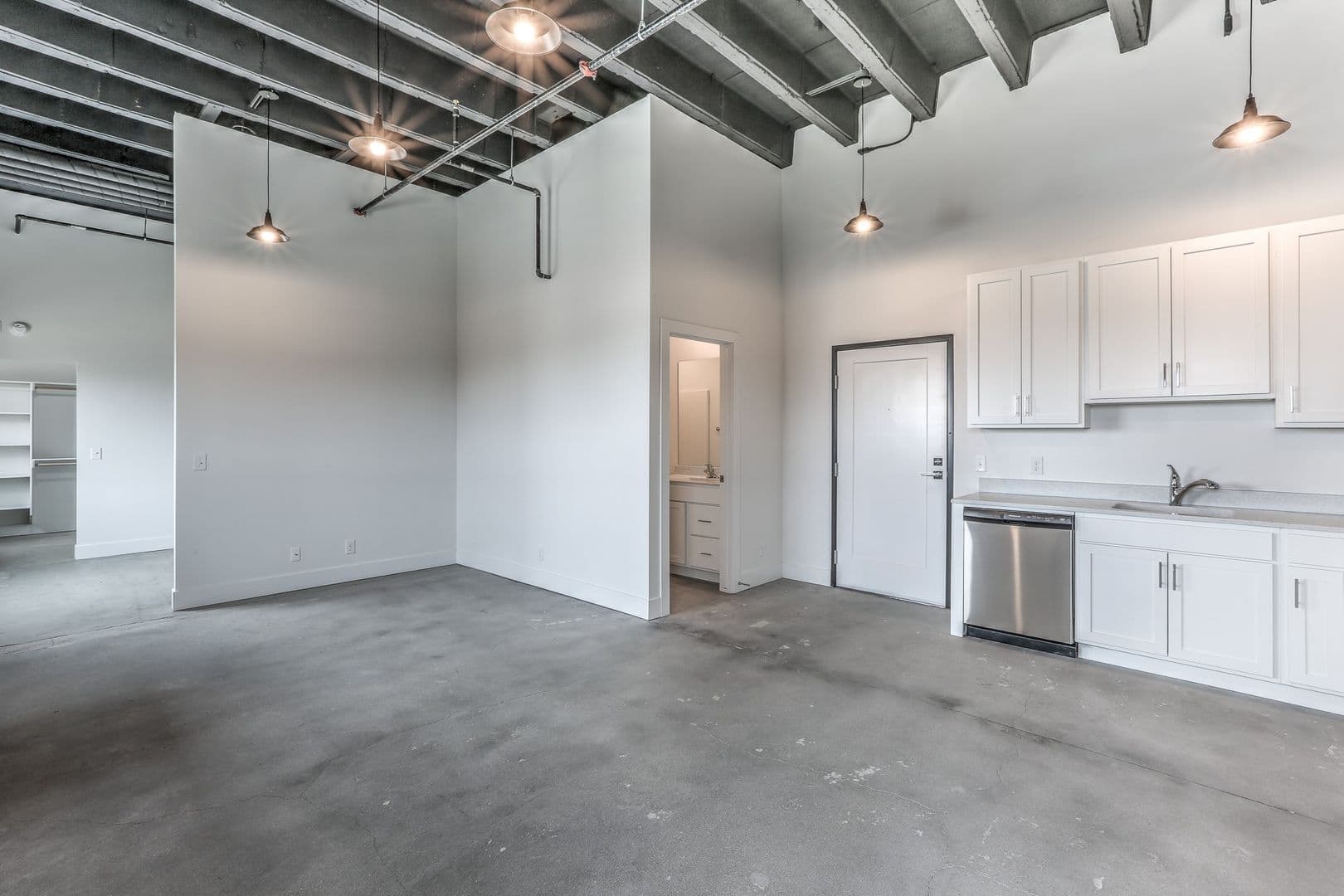 Omaha Apartment: 1311 S 9th St