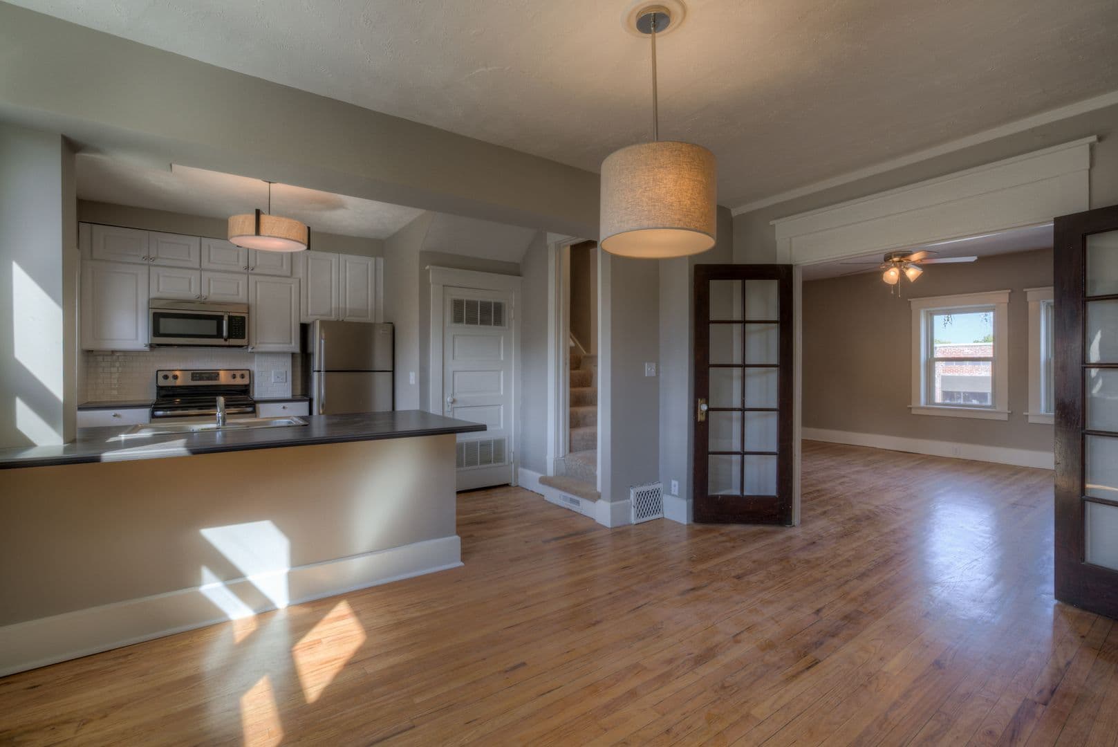 Omaha Apartment: 3913 / 3915 / 3917 / 3919 Farnam St