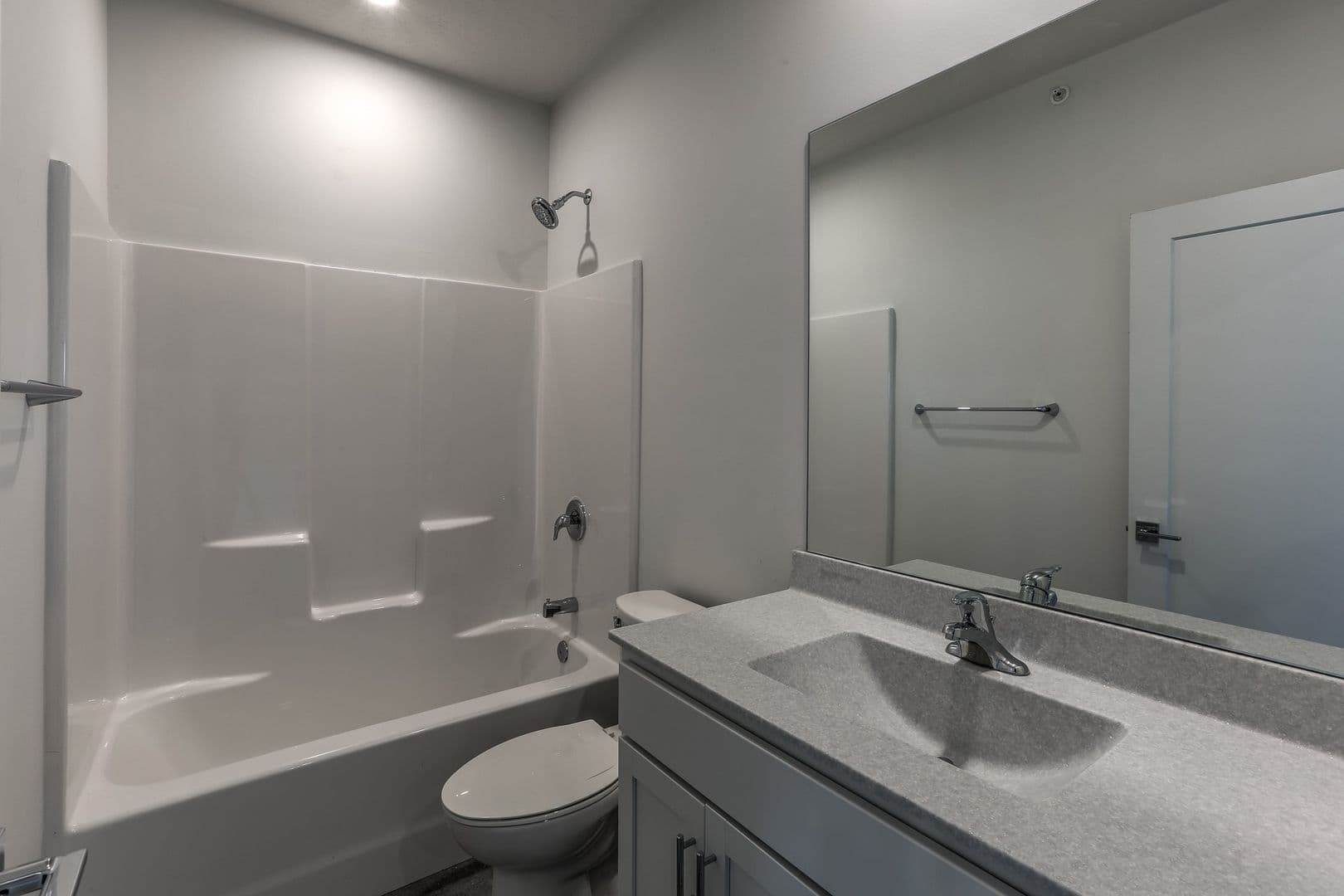 Omaha Apartment: 1311 S 9th St