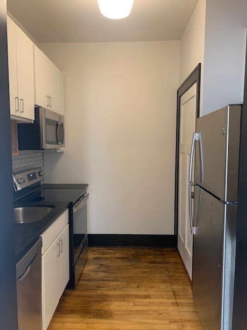 Omaha Apartment: 3804 Farnam St