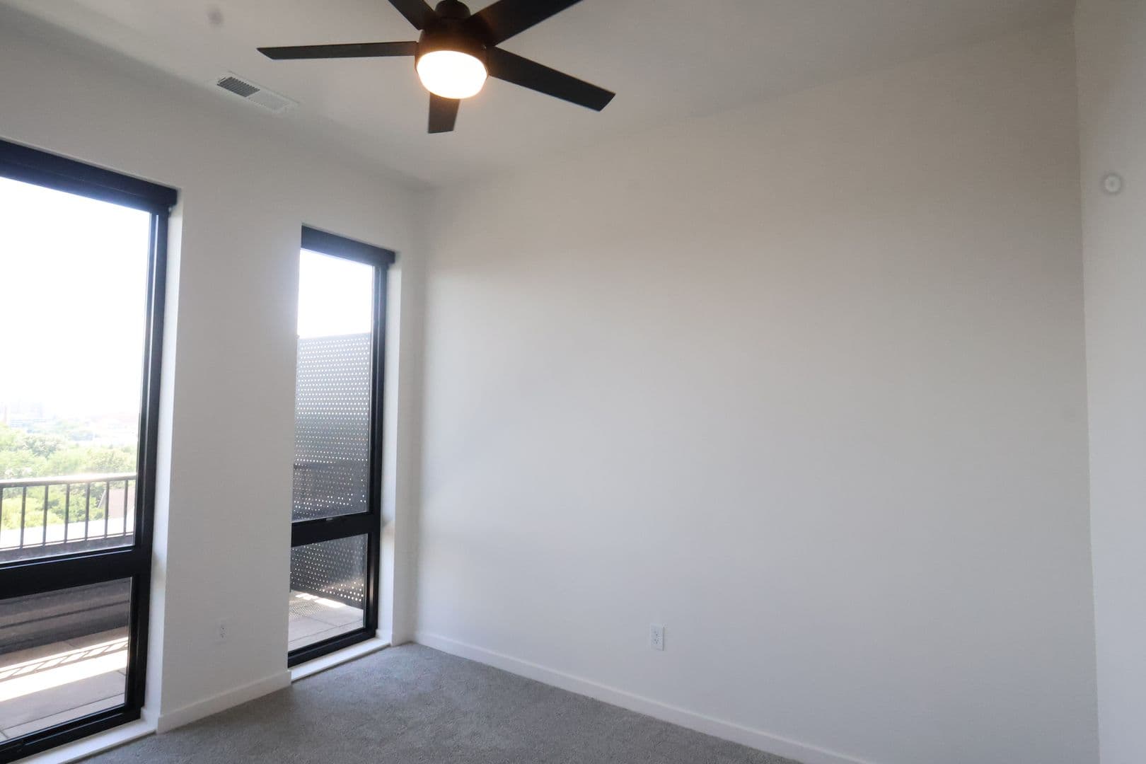Omaha Apartment: 3737 Farnam Street