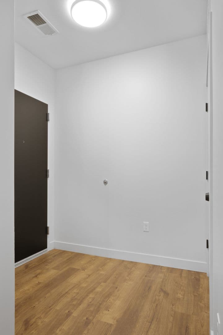 Omaha Apartment: 3306 Jones St