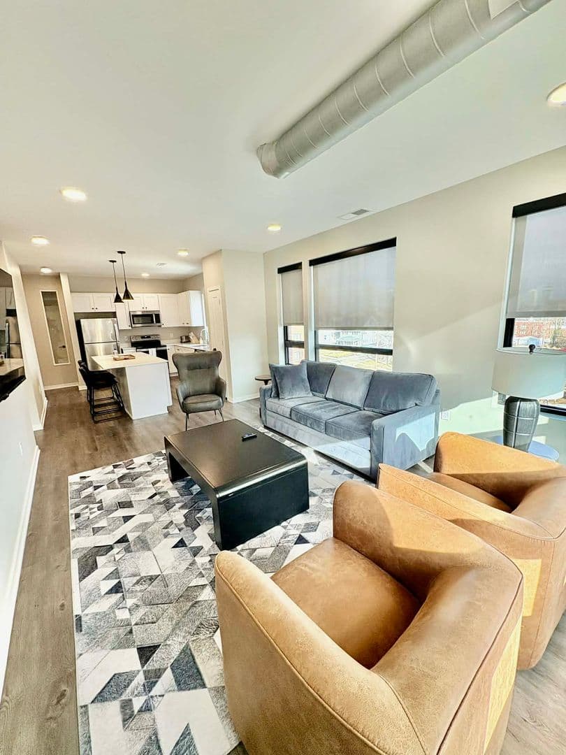 Omaha Apartment: 3612 Leavenworth St - 405