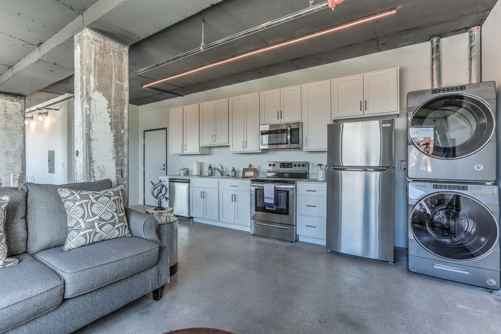 Omaha Apartment: 1311 S 9th St