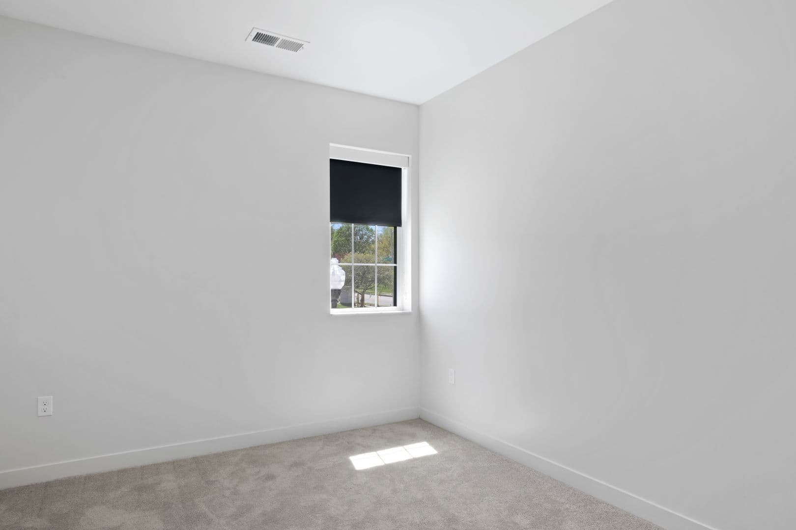 Omaha Apartment: 3306 Jones St