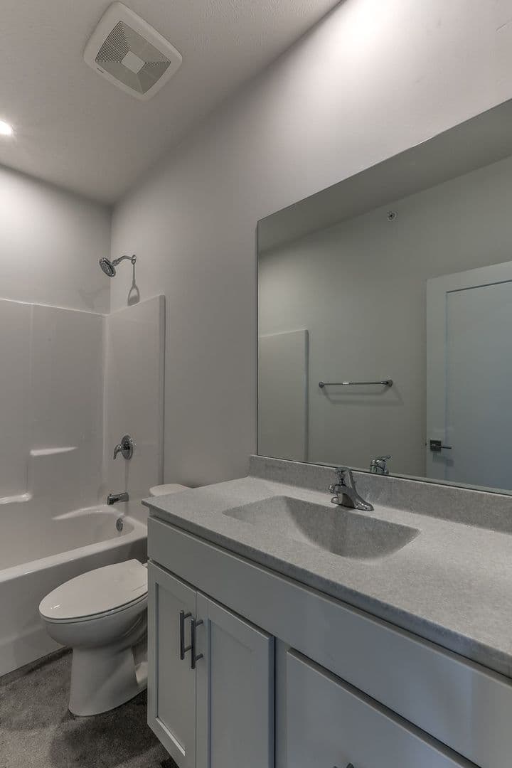 Omaha Apartment: 1311 S 9th St