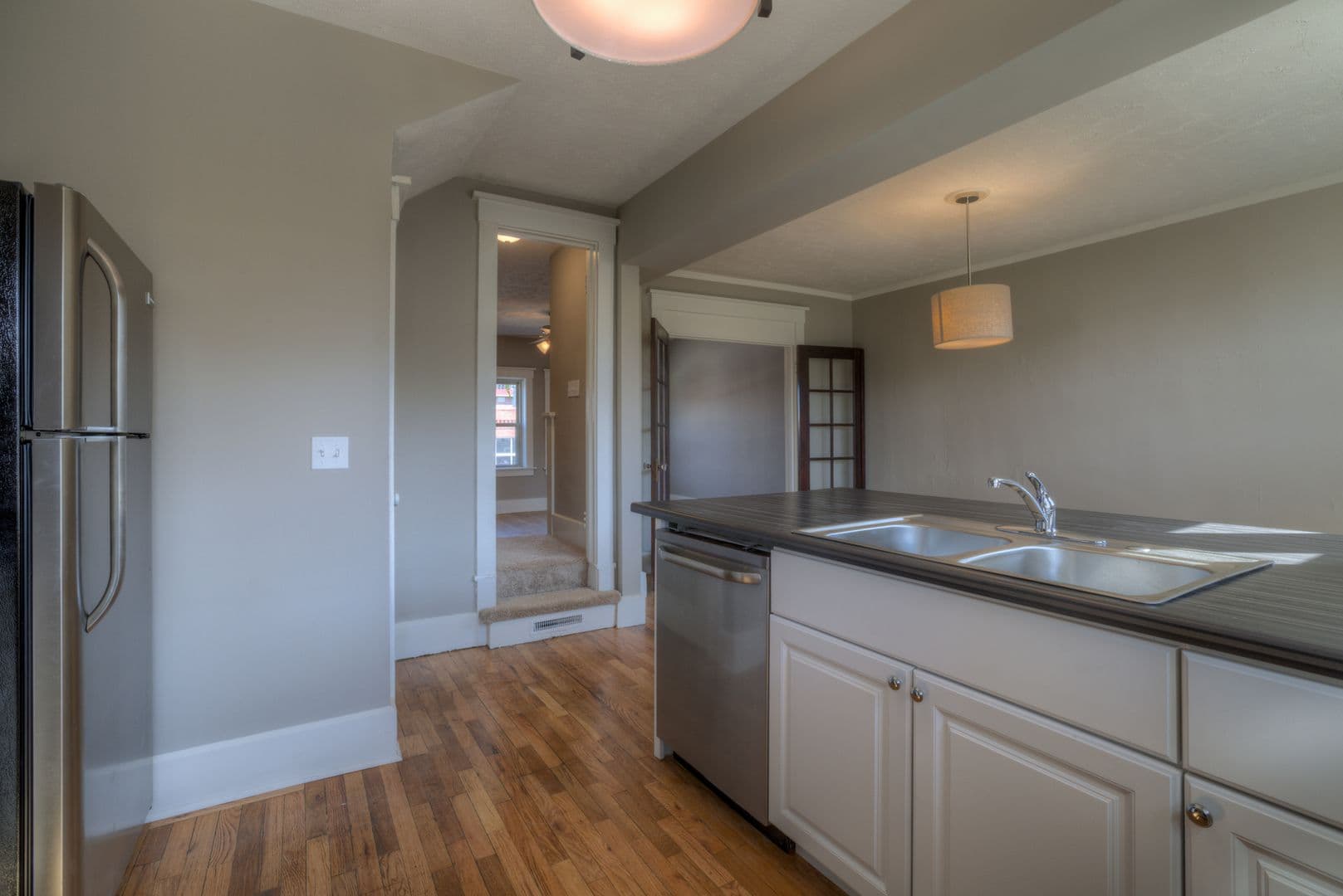 Omaha Apartment: 3913 / 3915 / 3917 / 3919 Farnam St