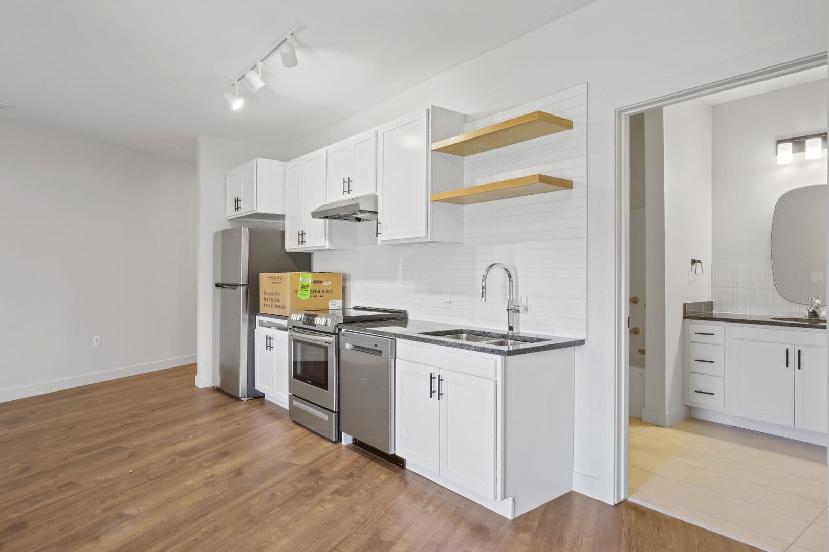 Omaha Apartment: 3306 Jones St