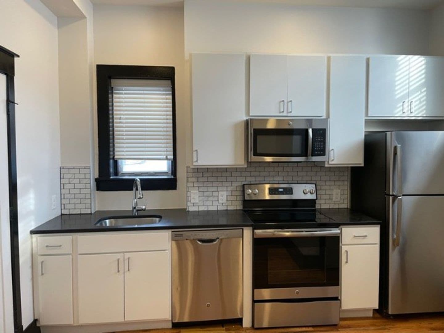 Omaha Apartment: 3804 Farnam St