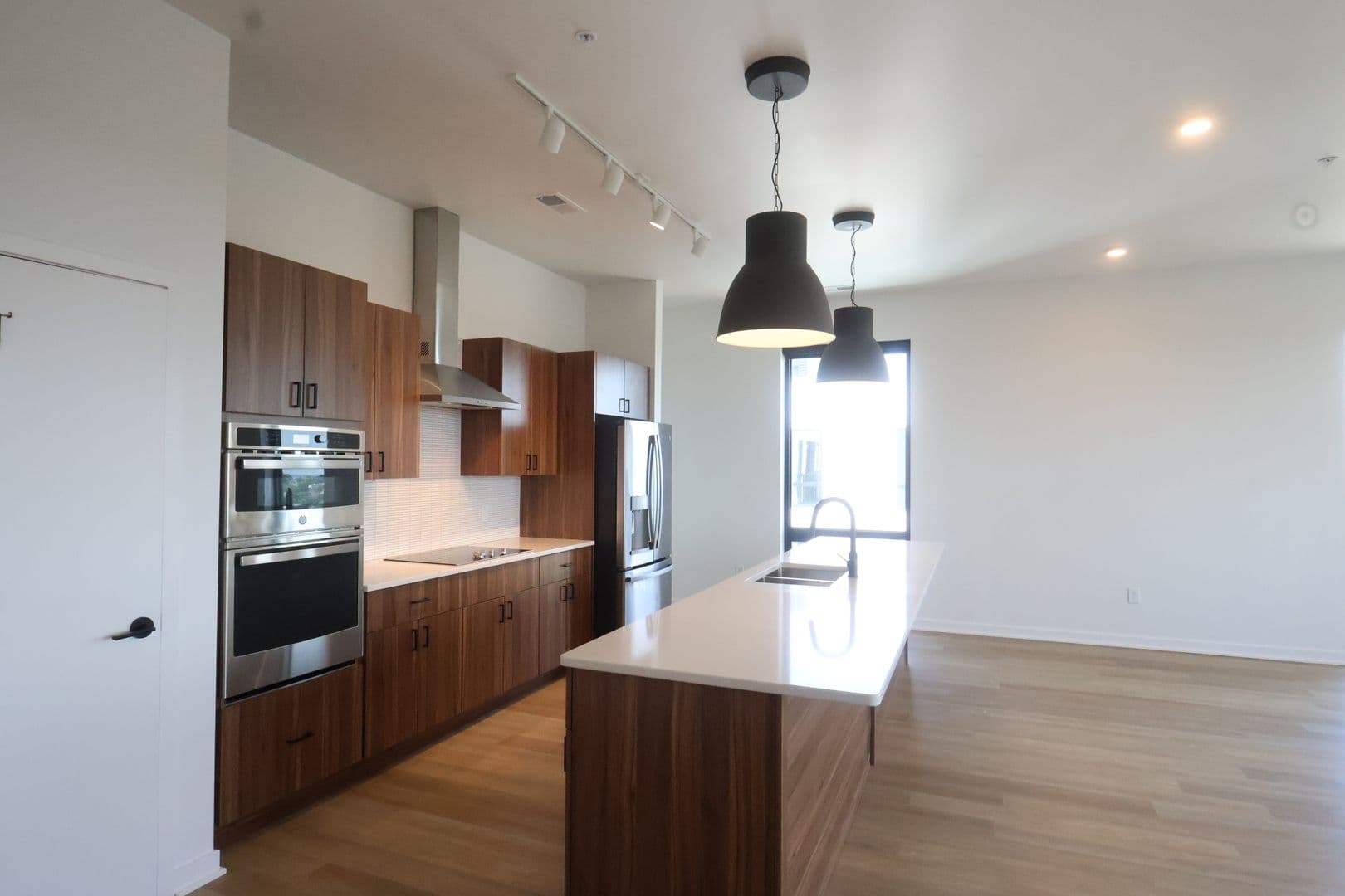 Omaha Apartment: 3737 Farnam Street