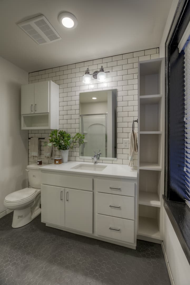 Omaha Apartment: 3804 Farnam St