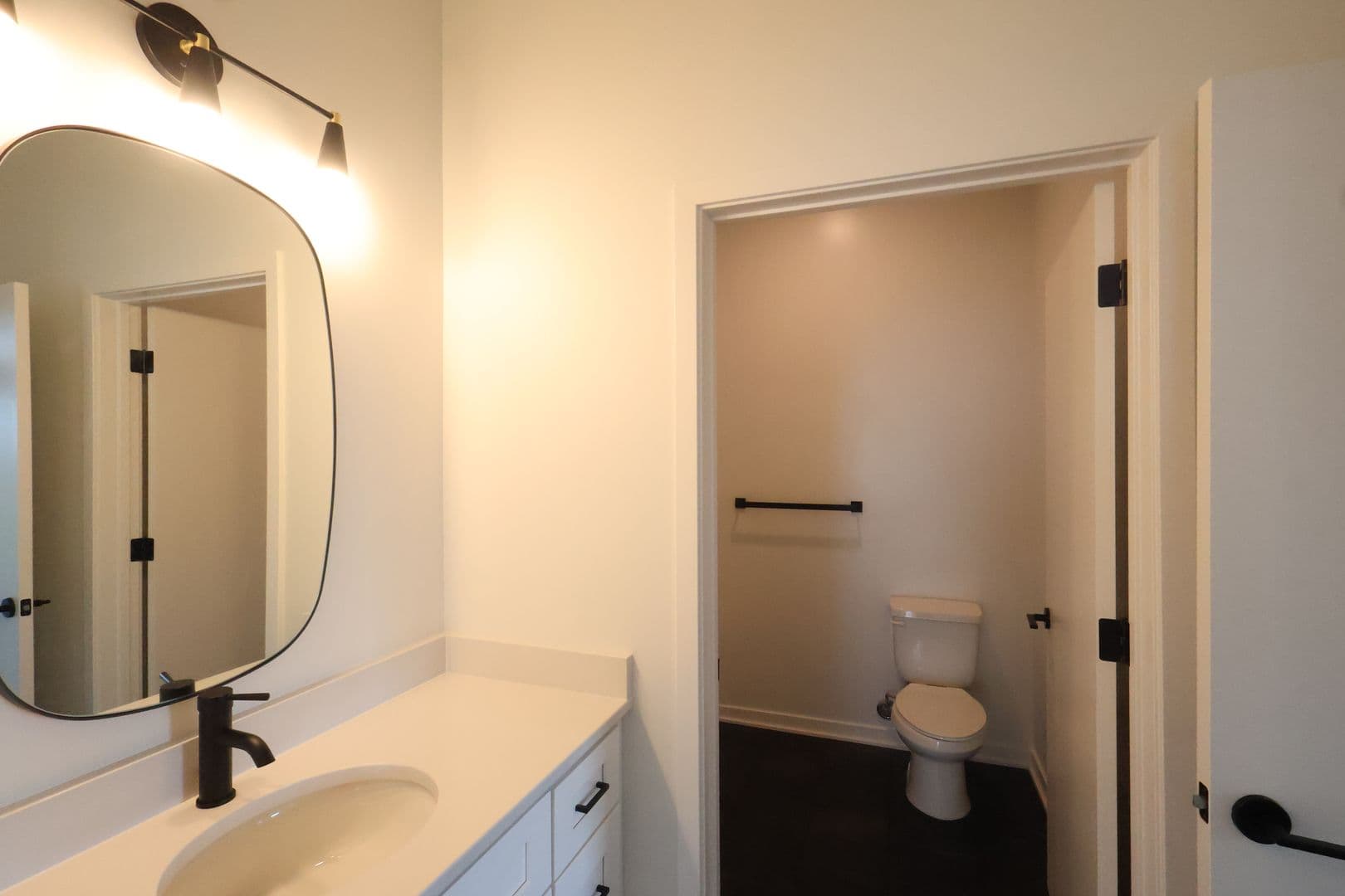 Omaha Apartment: 3737 Farnam Street